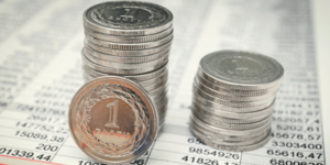 Trzynasta pensja w Polsce: Komu przysługuje?